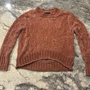 Chenille cropped front sweater by Romeo And Juliet couture. Size small